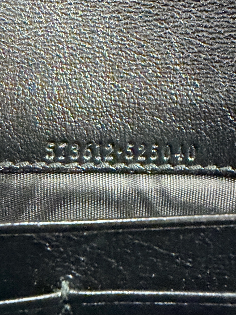 Gucci Zumi Black & Beige Diagonal Stripe Continental Wallet | Gucci Box - Picture 10 of 15